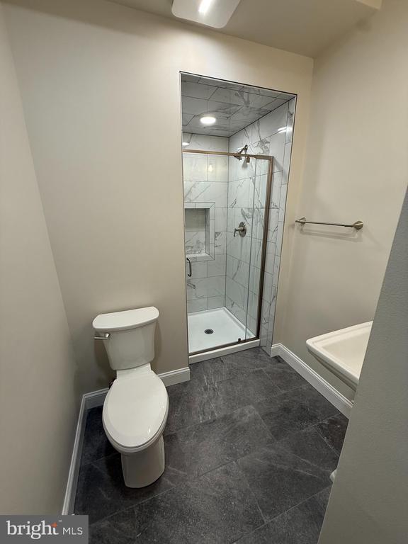 Building Photo - 63 King St