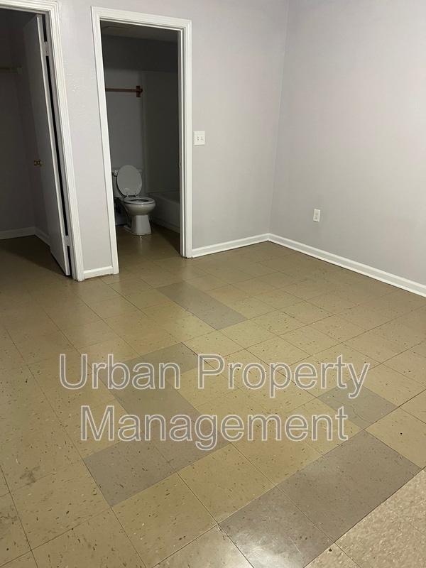 Foto del edificio - 713 Regent Pl