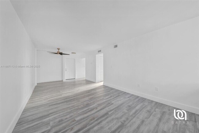 Foto del edificio - 910 Jefferson Ave