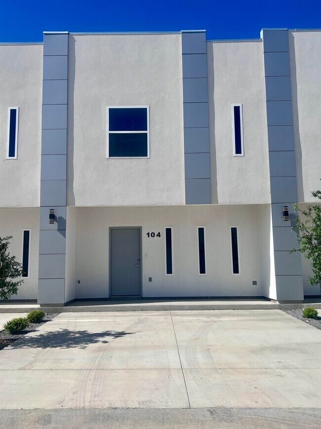 Foto del edificio - 1011 Emerald Valley Dr
