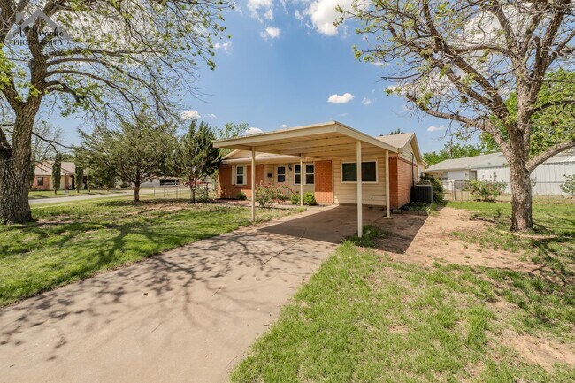 Foto del edificio - 1400 Phoenix Dr