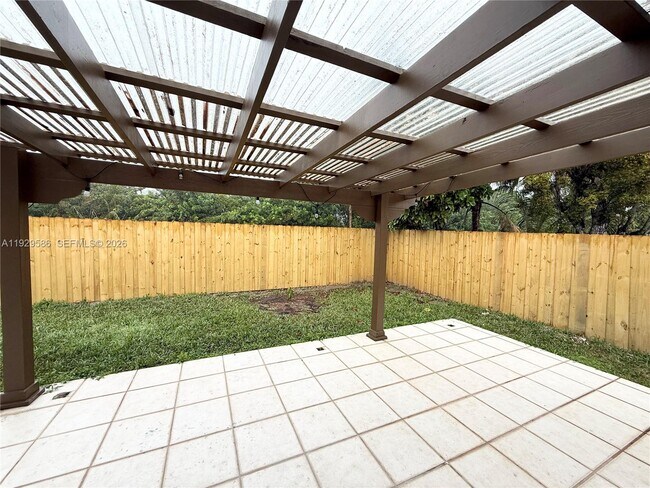 Foto del edificio - 13424 SW 122nd Ave