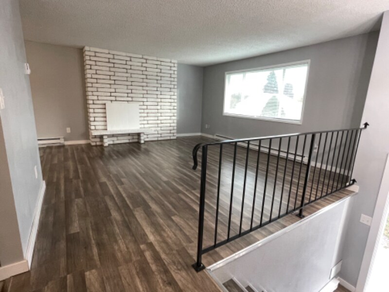 Foto principal - 10323 E Augusta Ave