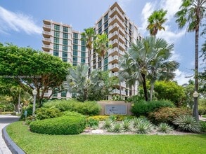 Building Photo - 1121 Crandon Blvd