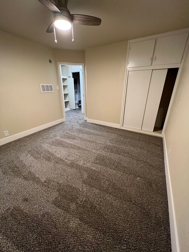 Master bedroom - 536 N Gertrude Ave