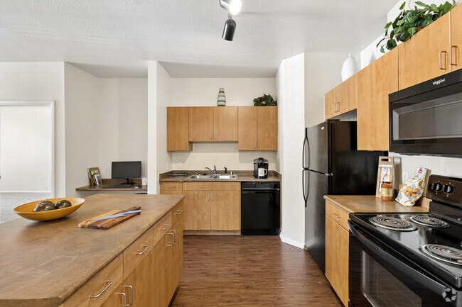 Interior Photo - Diamond at Prospect