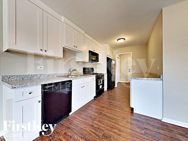 Building Photo - 16322 Kenwood Ave