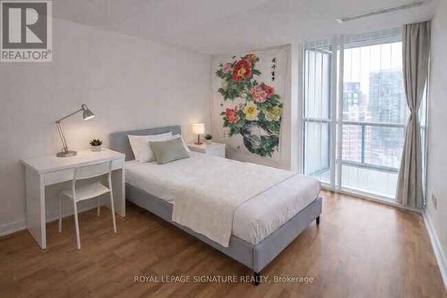 Photo du bâtiment - 5508 Yonge St