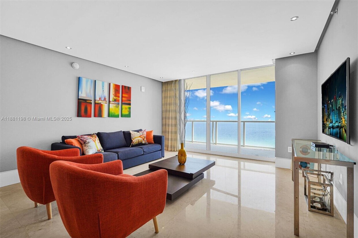 Primary Photo - 16699 Collins Ave