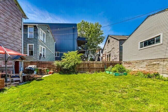 Foto del edificio - 1742 W Cullerton St