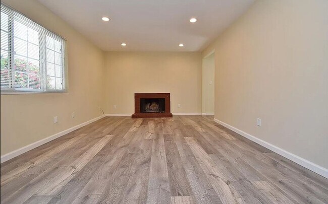 Foto del edificio - $3790 3 BED/2.5 BATH FREMONT HOME