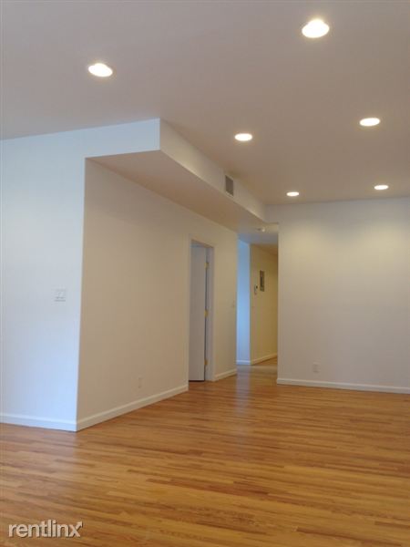 Building Photo - 115 W 25th St