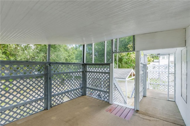 Foto del edificio - 6143 Forest Ave