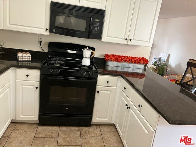 Foto del edificio - 20258 Cohasset St
