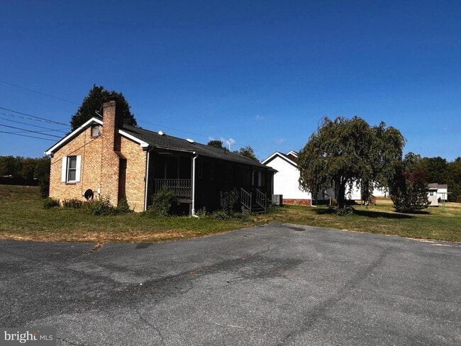 Foto del edificio - 3290 Shawnee Dr