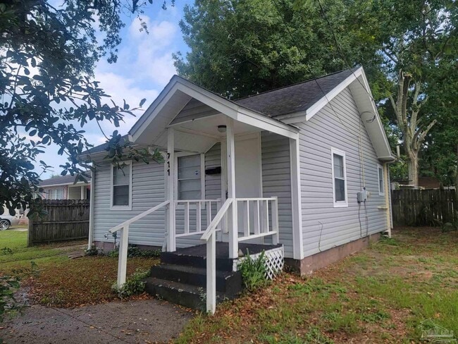 Building Photo - 711 W Gregory St
