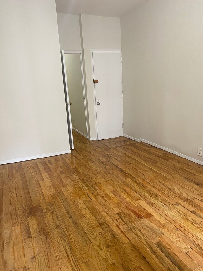 Foto del edificio - 162 E 33rd St