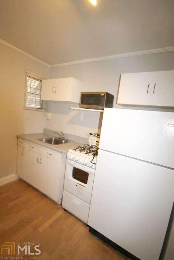 Primary Photo - 758 St Charles Ave NE