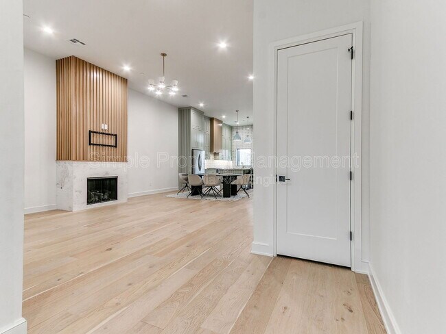 Foto del edificio - 821 NW 8th St