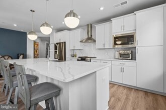 Building Photo - 3925 Fair Ridge Dr