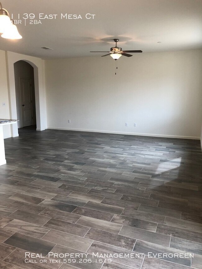 Foto del edificio - 1139 E Mesa Ct