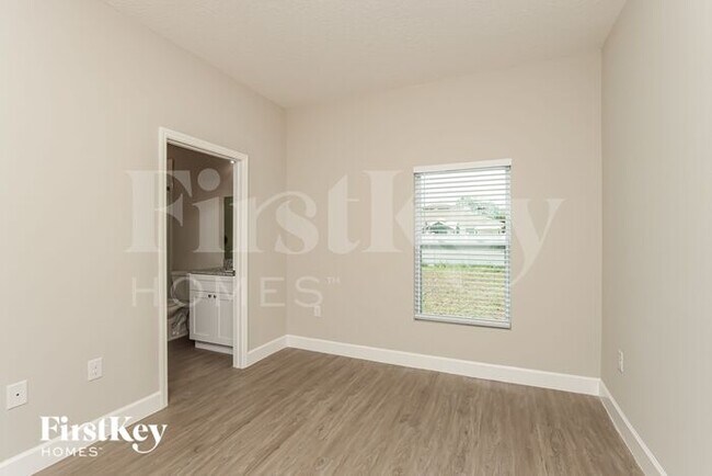 Foto del edificio - 717 Lavender St SE