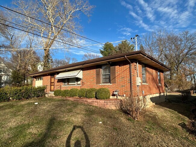 Foto del edificio - 230 Georgia Ave