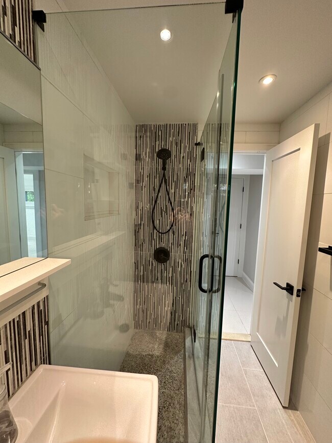 Photo - 717 Old Bethpage Rd Apartments