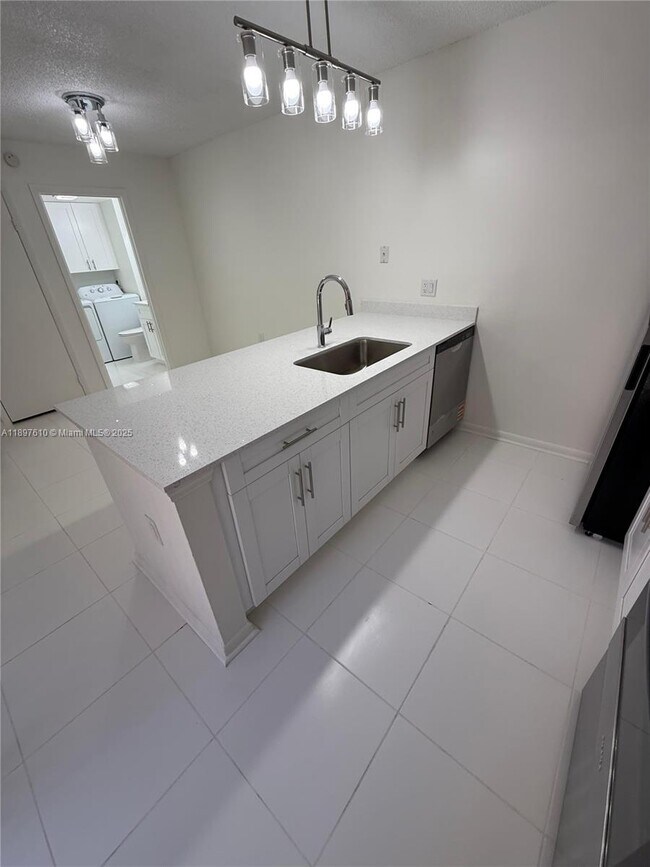 Building Photo - 738 Mill Valley Pl