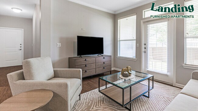 Foto del edificio - 14807 Woodland Hills Dr