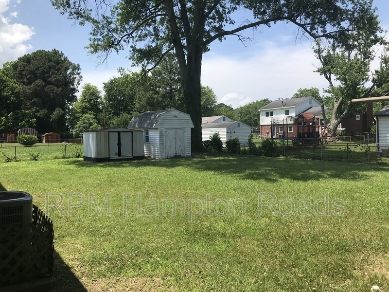 Primary Photo - 11 Inglewood Dr