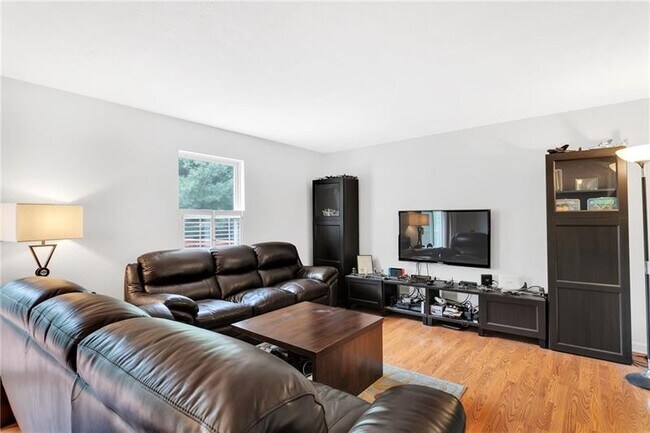 Foto del edificio - 722 Carters Grove Dr