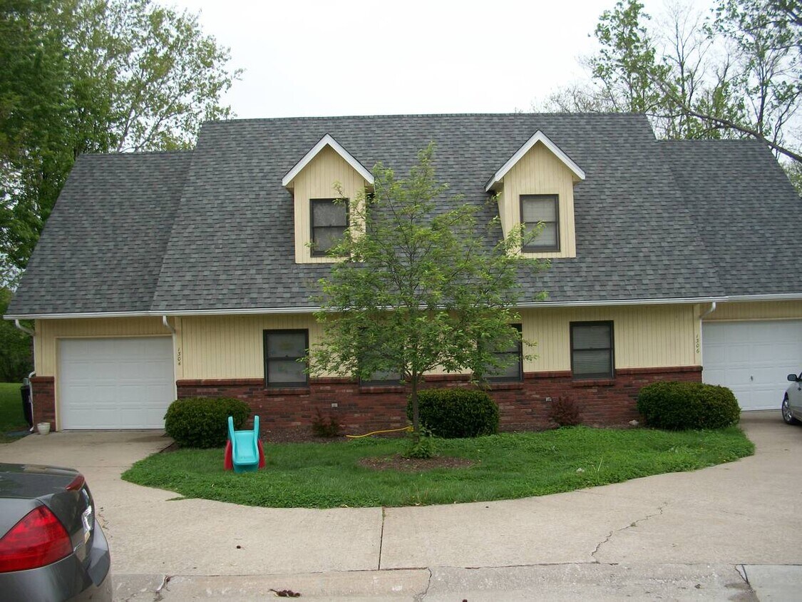1304 Millbrook Ct, Columbia, MO 65203 Townhome Rentals in Columbia MO