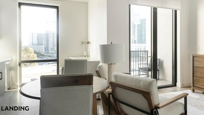 Foto del edificio - 1007 S Mint St