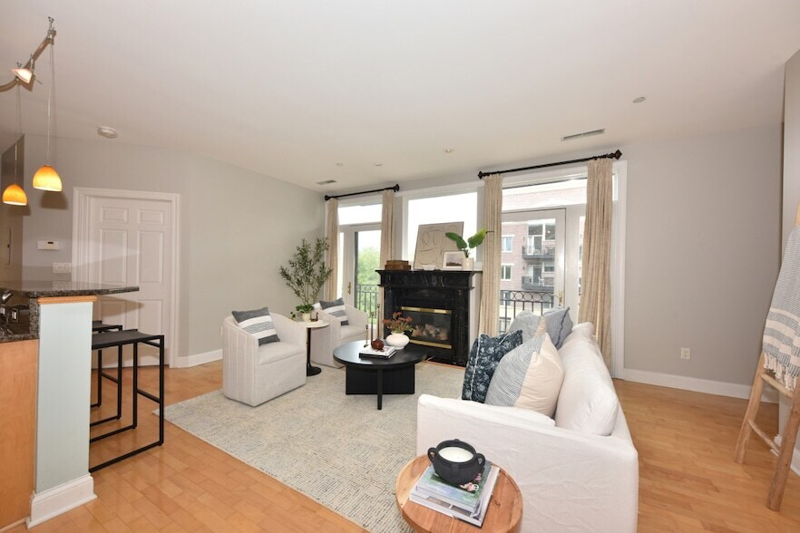 Foto principal - 1515 N Van Buren St