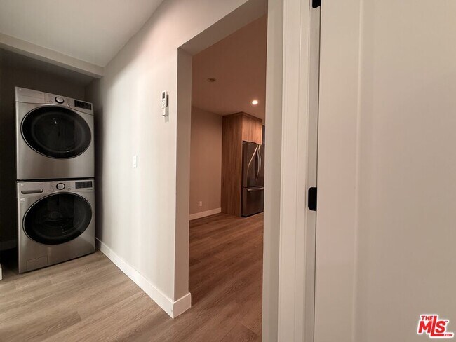 Foto del edificio - 1307 Tamarind Ave