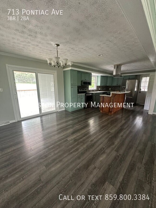 Foto del edificio - 3 bedroom! 1/2 OFF SECURITY DEPOSIT!!