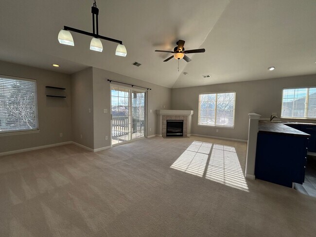 Foto del edificio - Low-Maintenance Luxury with Community Perks