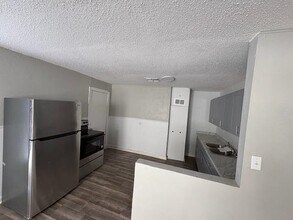 Building Photo - 1701 SW Jefferson Ave