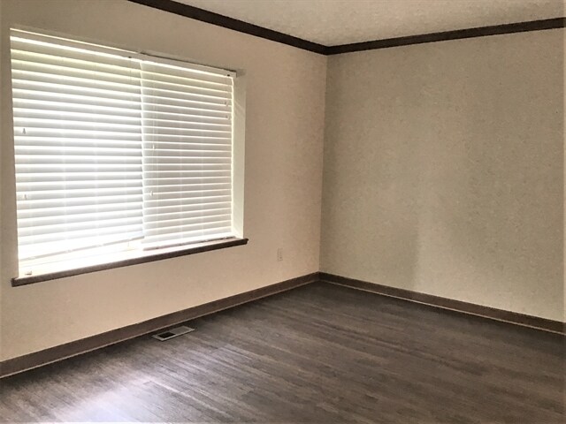 Building Photo - 553 Tall Oaks Drive