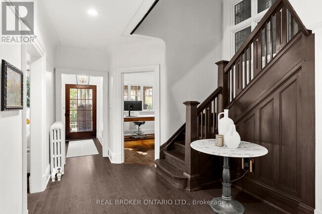 Photo du bâtiment - 23 Triller Ave