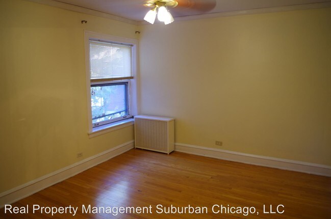 Building Photo - 126 N Austin Blvd
