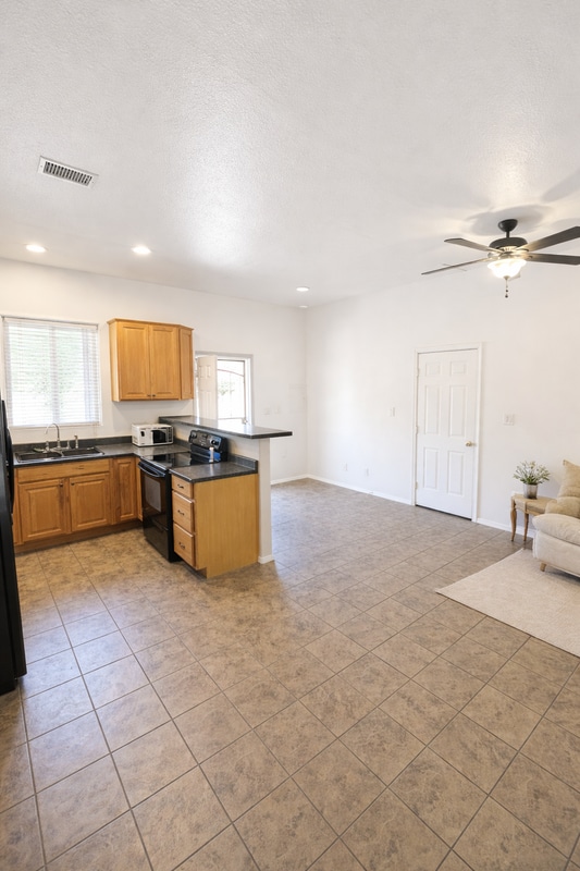 Building Photo - 1208 Alpine Oaks Dr