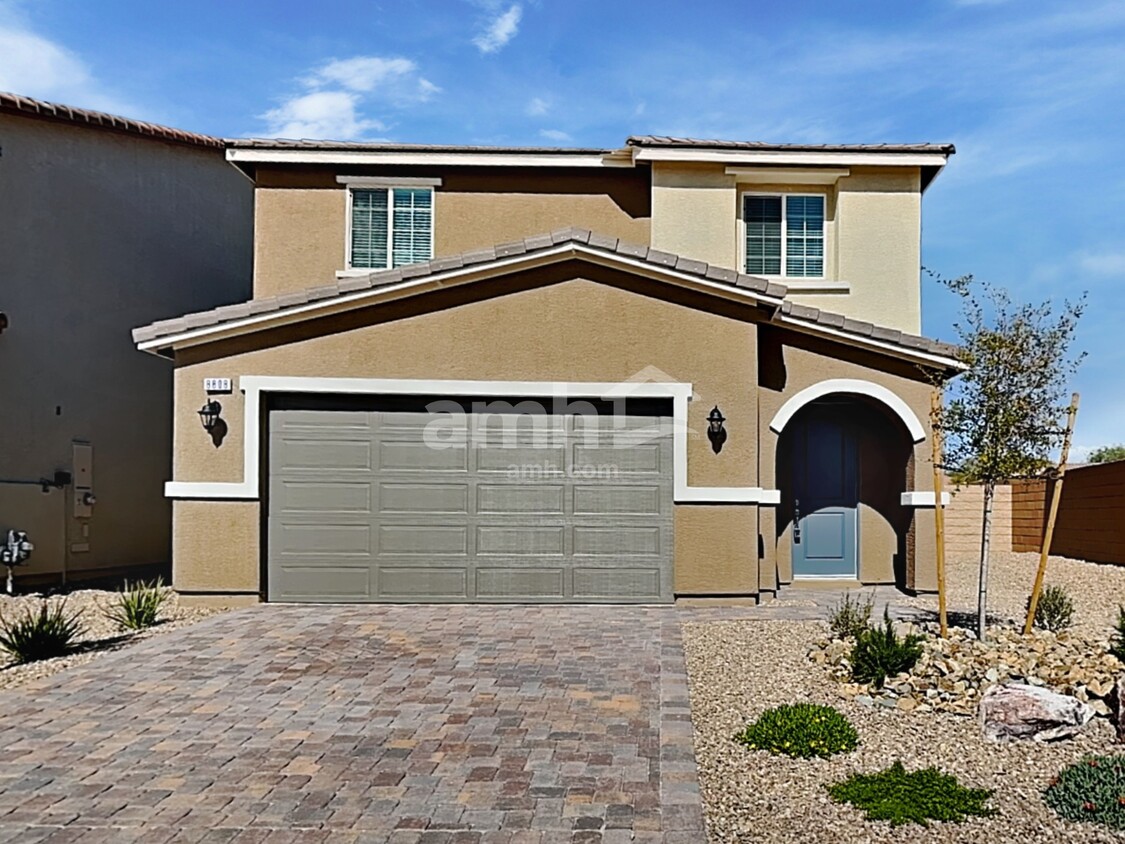 Foto principal - 8808 Carmine Cob Ave