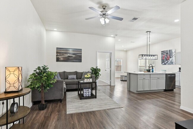 Foto del edificio - Spacious Custom New Build- 4 Bed 2 Bath Ho...