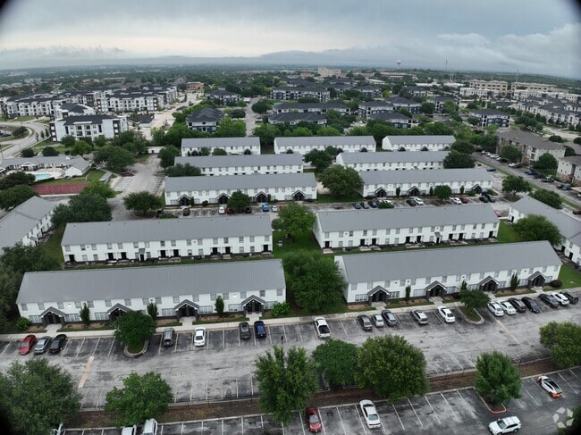 3D Exterior - Leah Avenue Student Townhomes