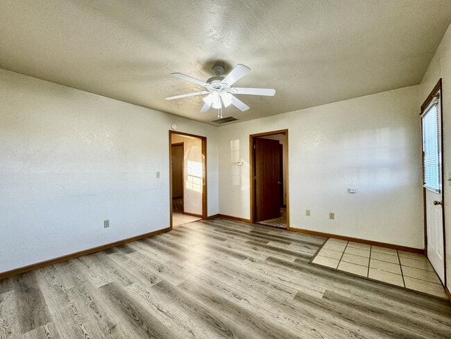 Building Photo - 2117 Cedarwood Ct