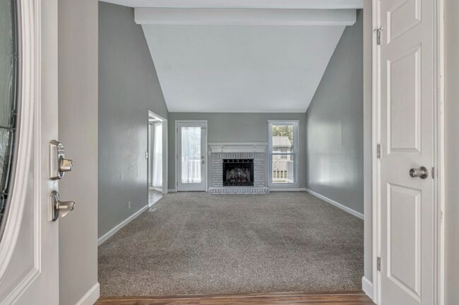 Building Photo - 1017 Rolling Meadow Dr