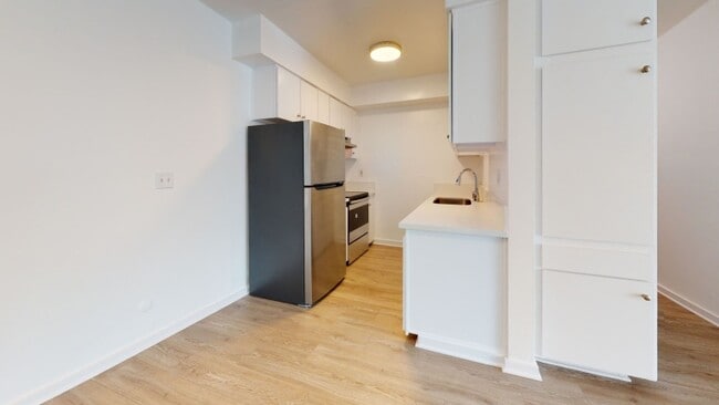 Building Photo - Wilshire Embassy Apartments