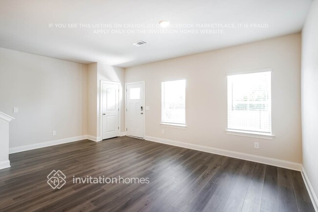 Building Photo - 256 River Rock Dr